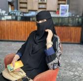 انا عزباء، 33 سنة هنا من أجل البحث عن شريك لتحقيق زواج عادي تعرف عليّ أكثر من خلال بروفايلي، فربّ صدفة خير من ألف ميعاد.