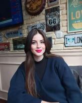 انا من كيل، عزباء، 26 سنة هنا من أجل البحث عن شريك لتحقيق زواج عادي تعرف عليّ أكثر من خلال بروفايلي، فربّ صدفة خير من ألف ميعاد.