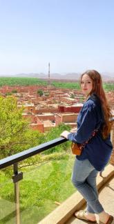 انا من العيون سيدي ملّوك، عزباء، 27 سنة هنا من أجل البحث عن شريك لتحقيق زواج عادي تعرف عليّ أكثر من خلال بروفايلي، فربّ صدفة خير من ألف ميعاد.