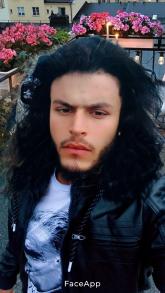 انا متزوج، 24 سنة هنا من أجل البحث عن شريك لتحقيق زواج عادي تعرف عليّ أكثر من خلال بروفايلي، فربّ صدفة خير من ألف ميعاد.