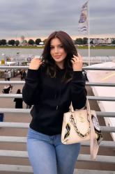 حسنة المظهر جامعية مثقفة من عائلة معروفة ارغب بالزواج من رجل بنفس المواصفات جاد متعلم جامعي من عائلة معروفة و حسن المظهر مسؤل و مقتدر و رجاء صغار السن لا...