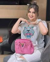 انا عزباء، 26 سنة هنا من أجل البحث عن شريك لتحقيق زواج عادي تعرف عليّ أكثر من خلال بروفايلي، فربّ صدفة خير من ألف ميعاد.