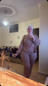 انا مطلقة، 21 سنة هنا من أجل البحث عن شريك لتحقيق زواج عادي تعرف عليّ أكثر من خلال بروفايلي، فربّ صدفة خير من ألف ميعاد.