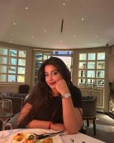 انا أرملة، 31 سنة هنا من أجل البحث عن شريك لتحقيق زواج عادي تعرف عليّ أكثر من خلال بروفايلي، فربّ صدفة خير من ألف ميعاد.