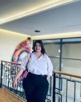 جميلة متعلمة هادئة رومانسية اعشق الطبيعة احب البيت والاطفال والطبخ اقدس الحياة الزوجية واحترم فكر الشريك واطباعه هدفي الاستقرار والحلال اولا واخيرا وبتمنى من كل شخص بهالموقع بيعرف حالو متلاعب...