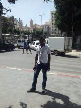 انا أعزب، 37 سنة هنا من أجل البحث عن شريك لتحقيق زواج عادي تعرف عليّ أكثر من خلال بروفايلي، فربّ صدفة خير من ألف ميعاد.