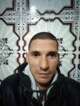 انا أعزب، 49 سنة هنا من أجل البحث عن شريك لتحقيق زواج عادي تعرف عليّ أكثر من خلال بروفايلي، فربّ صدفة خير من ألف ميعاد.