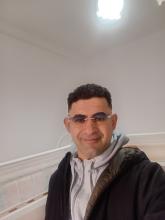 انا من روما، متزوج، 39 سنة هنا من أجل البحث عن شريك لتحقيق زواج عادي تعرف عليّ أكثر من خلال بروفايلي، فربّ صدفة خير من ألف ميعاد.