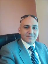 انا رجل متفاعل مع الحياه مغامر بطبعي احب الاستقرار والمغامره في نفس الوقت متفتح مررت بتجربه صعبة لفتره طويله قد ادت للطلاق احاول ان اكون سعيد ما تبقى من عمري...