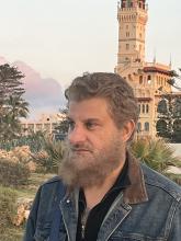 انا متزوج، 54 سنة هنا من أجل البحث عن شريك لتحقيق زواج عادي تعرف عليّ أكثر من خلال بروفايلي، فربّ صدفة خير من ألف ميعاد.