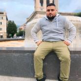 انا من لئونسا، أعزب، 27 سنة هنا من أجل البحث عن شريك لتحقيق زواج عادي تعرف عليّ أكثر من خلال بروفايلي، فربّ صدفة خير من ألف ميعاد.
