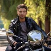 انا أعزب، 30 سنة هنا من أجل البحث عن شريك لتحقيق زواج عادي تعرف عليّ أكثر من خلال بروفايلي، فربّ صدفة خير من ألف ميعاد.