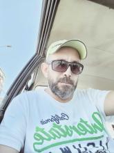 انا مطلق، 43 سنة هنا من أجل البحث عن شريك لتحقيق زواج مسيار تعرف عليّ أكثر من خلال بروفايلي، فربّ صدفة خير من ألف ميعاد.