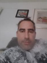 انا من بريمن، أعزب، 42 سنة هنا من أجل البحث عن شريك لتحقيق زواج عادي تعرف عليّ أكثر من خلال بروفايلي، فربّ صدفة خير من ألف ميعاد.