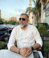 انا من بيروت، أعزب، 45 سنة هنا من أجل البحث عن شريك لتحقيق زواج عادي تعرف عليّ أكثر من خلال بروفايلي، فربّ صدفة خير من ألف ميعاد.