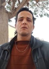 انا من سانتا كروتشي كاميرينا، أعزب، 33 سنة هنا من أجل البحث عن شريك لتحقيق زواج عادي تعرف عليّ أكثر من خلال بروفايلي، فربّ صدفة خير من ألف ميعاد.