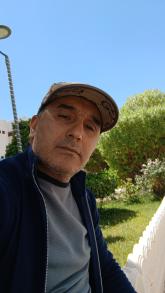 انا من وهران، أعزب، 42 سنة هنا من أجل البحث عن شريك لتحقيق علاقة تعارف تعرف عليّ أكثر من خلال بروفايلي، فربّ صدفة خير من ألف ميعاد.