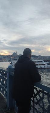 أنا حميد توفيق، شاب أحب اكتشاف العالم من حولي من خلال السفر، لأنني أؤمن أن كل مكان يحمل قصة ويمنح تجربة. يشغل بالي موضوع الزواج، وأبحث عن شريكة حياة أبدأ...