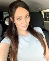 انا من CA، مطلقة، 36 سنة هنا من أجل البحث عن شريك لتحقيق علاقة تعارف تعرف عليّ أكثر من خلال بروفايلي، فربّ صدفة خير من ألف ميعاد.