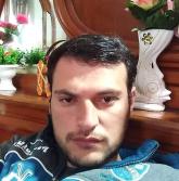 انا من نينوى محافظة، متزوج، 29 سنة هنا من أجل البحث عن شريك لتحقيق زواج عادي تعرف عليّ أكثر من خلال بروفايلي، فربّ صدفة خير من ألف ميعاد.