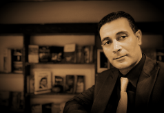 انا من محافظة القاهرة‬، مطلق، 44 سنة هنا من أجل البحث عن شريك لتحقيق زواج عادي تعرف عليّ أكثر من خلال بروفايلي، فربّ صدفة خير من ألف ميعاد.
