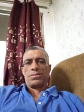 انا متزوج، 43 سنة هنا من أجل البحث عن شريك لتحقيق زواج مسيار تعرف عليّ أكثر من خلال بروفايلي، فربّ صدفة خير من ألف ميعاد.