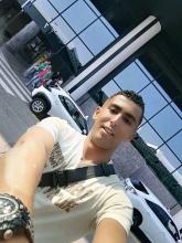 انا من تونس، مطلق، 48 سنة هنا من أجل البحث عن شريك لتحقيق زواج عادي تعرف عليّ أكثر من خلال بروفايلي، فربّ صدفة خير من ألف ميعاد.