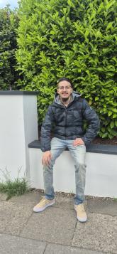 انا من هامبورغ، أعزب، 31 سنة هنا من أجل البحث عن شريك لتحقيق زواج عادي تعرف عليّ أكثر من خلال بروفايلي، فربّ صدفة خير من ألف ميعاد.