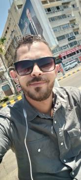في وقت من الأوقات هتكتشف إن مش كل حد حواليك أمان 
وهتفهم إن في ناس كنت فاكرهم سند، طلعوا هم السبب في الوجع.
الحب؟ مش كله بيكمل، ومش كل حد بيقول...