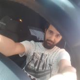 انا من جدة، متزوج، 30 سنة هنا من أجل البحث عن شريك لتحقيق زواج مسيار تعرف عليّ أكثر من خلال بروفايلي، فربّ صدفة خير من ألف ميعاد.