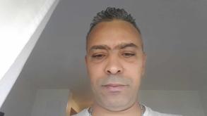 انا من Bordeaux-en-Gâtinais، مطلق، 52 سنة هنا من أجل البحث عن شريك لتحقيق زواج عادي تعرف عليّ أكثر من خلال بروفايلي، فربّ صدفة خير من ألف ميعاد.