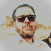 انا من المفرق، متزوج، 48 سنة هنا من أجل البحث عن شريك لتحقيق زواج عادي تعرف عليّ أكثر من خلال بروفايلي، فربّ صدفة خير من ألف ميعاد.