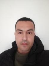 انا متزوج، 43 سنة هنا من أجل البحث عن شريك لتحقيق علاقة تعارف تعرف عليّ أكثر من خلال بروفايلي، فربّ صدفة خير من ألف ميعاد.