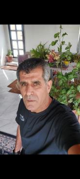 انا من 0، أرمل، 53 سنة هنا من أجل البحث عن شريك لتحقيق زواج عادي تعرف عليّ أكثر من خلال بروفايلي، فربّ صدفة خير من ألف ميعاد.