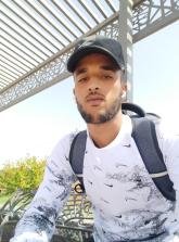 انا أعزب، 18 سنة هنا من أجل البحث عن شريك لتحقيق علاقة تعارف تعرف عليّ أكثر من خلال بروفايلي، فربّ صدفة خير من ألف ميعاد.