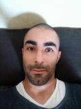 انا من الجزائر، متزوج، 43 سنة هنا من أجل البحث عن شريك لتحقيق زواج متعدد تعرف عليّ أكثر من خلال بروفايلي، فربّ صدفة خير من ألف ميعاد.