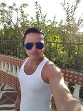 انا من محافظة القاهرة‬، أعزب، 41 سنة هنا من أجل البحث عن شريك لتحقيق زواج مسيار تعرف عليّ أكثر من خلال بروفايلي، فربّ صدفة خير من ألف ميعاد.