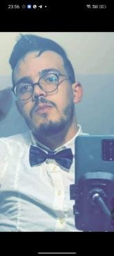 شاب ناجح في عملي أريد إمرأة مقبولة الشكل لا تهم أن تكون من نفس الولاية لا يهمني تعمل أو لا مع العلم أنا جاد في كلامي إذن أنا شاب ناجح...
