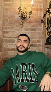 انا من فرنسا، أعزب، 34 سنة هنا من أجل البحث عن شريك لتحقيق علاقة تعارف تعرف عليّ أكثر من خلال بروفايلي، فربّ صدفة خير من ألف ميعاد.