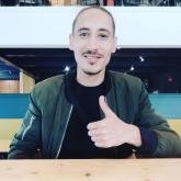 انا من 0، أعزب، 29 سنة هنا من أجل البحث عن شريك لتحقيق زواج عادي تعرف عليّ أكثر من خلال بروفايلي، فربّ صدفة خير من ألف ميعاد.