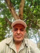 انا من الشرق، مطلق، 57 سنة هنا من أجل البحث عن شريك لتحقيق زواج عادي تعرف عليّ أكثر من خلال بروفايلي، فربّ صدفة خير من ألف ميعاد.