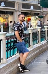 انا من قيصري، مطلق، 30 سنة هنا من أجل البحث عن شريك لتحقيق زواج عادي تعرف عليّ أكثر من خلال بروفايلي، فربّ صدفة خير من ألف ميعاد.