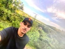 انا من ممفيس، أعزب، 23 سنة هنا من أجل البحث عن شريك لتحقيق علاقة تعارف تعرف عليّ أكثر من خلال بروفايلي، فربّ صدفة خير من ألف ميعاد.