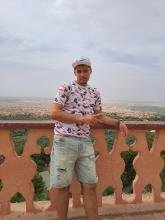 انا من الدار البيضاء، أعزب، 21 سنة هنا من أجل البحث عن شريك لتحقيق زواج عادي تعرف عليّ أكثر من خلال بروفايلي، فربّ صدفة خير من ألف ميعاد.