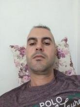 انا من إسطنبول، مطلق، 42 سنة هنا من أجل البحث عن شريك لتحقيق زواج عادي تعرف عليّ أكثر من خلال بروفايلي، فربّ صدفة خير من ألف ميعاد.