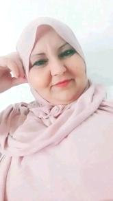 انا من ولاية عين الدفلى، مطلقة، 45 سنة هنا من أجل البحث عن شريك لتحقيق علاقة تعارف تعرف عليّ أكثر من خلال بروفايلي، فربّ صدفة خير من ألف ميعاد.