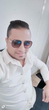 انا من القاهرة، أعزب، 41 سنة هنا من أجل البحث عن شريك لتحقيق زواج عادي تعرف عليّ أكثر من خلال بروفايلي، فربّ صدفة خير من ألف ميعاد.