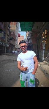انا من القاهرة، أعزب، 21 سنة هنا من أجل البحث عن شريك لتحقيق علاقة تعارف تعرف عليّ أكثر من خلال بروفايلي، فربّ صدفة خير من ألف ميعاد.