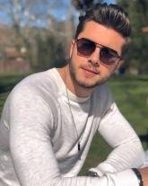 انا من طرابلس، متزوج، 43 سنة هنا من أجل البحث عن شريك لتحقيق زواج متعدد تعرف عليّ أكثر من خلال بروفايلي، فربّ صدفة خير من ألف ميعاد.
