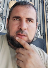 انا من الصف، متزوج، 42 سنة هنا من أجل البحث عن شريك لتحقيق زواج متعدد تعرف عليّ أكثر من خلال بروفايلي، فربّ صدفة خير من ألف ميعاد.